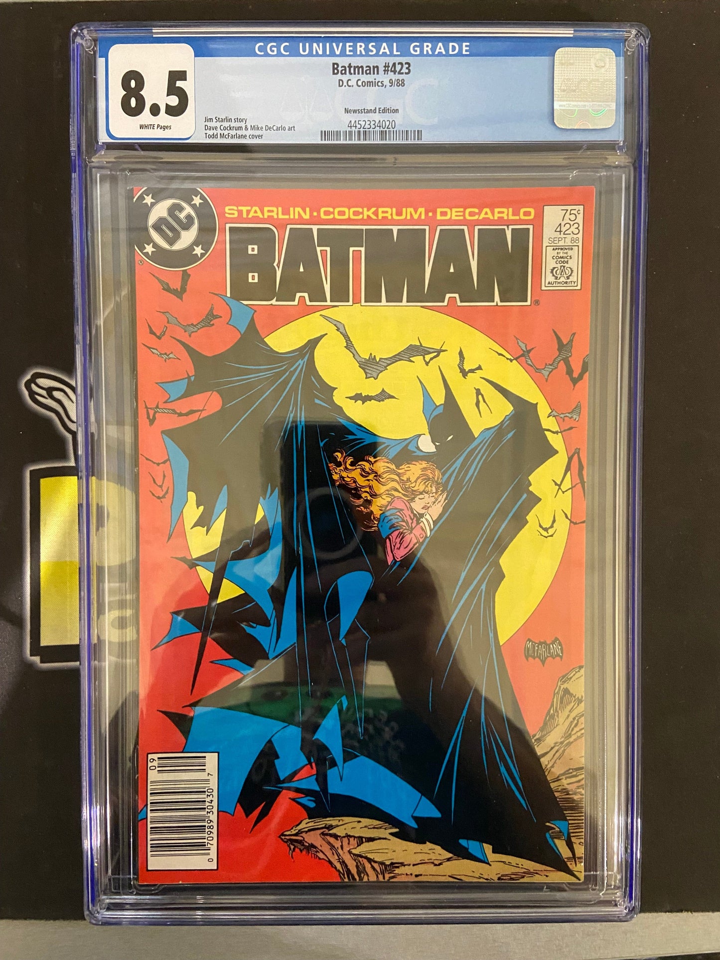 DC COMICS CGC BATAMN #423 Newsstand CGC 8.5