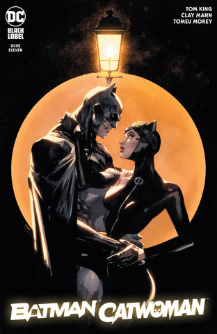 BATMAN CATWOMAN #11 (OF 12) CVR A MANN (MR) - Packrat Comics