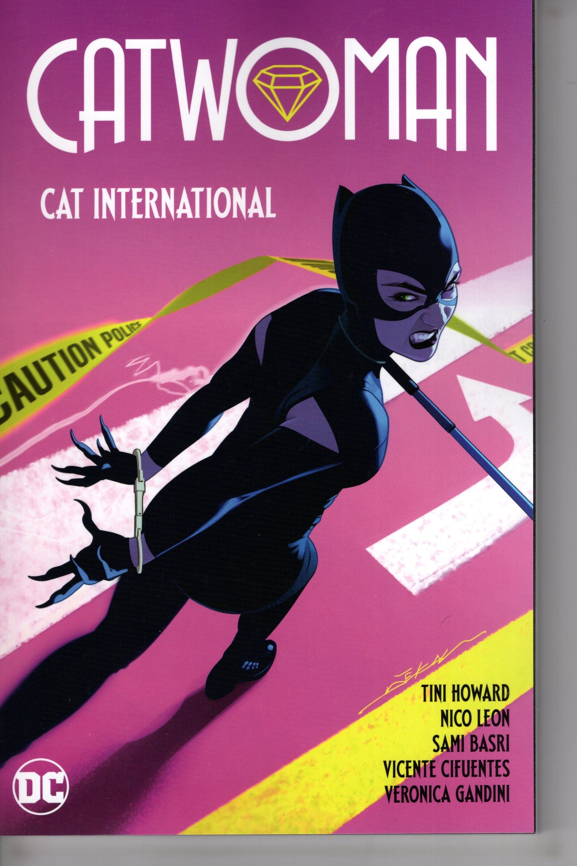 DC Comics TRADE Catwoman (2022) TPB Volume 02 Cat International