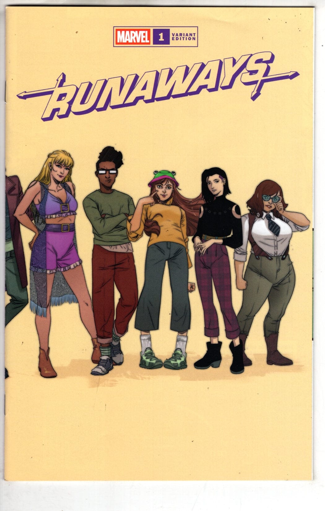 MARVEL PRH Comics RUNAWAYS #1 (OF 5) ELENA CASAGRANDE WRAPAROUND VAR [VF/NM]